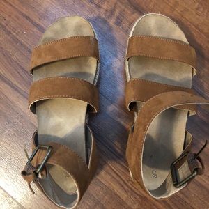 Universal Thread nutmeg sandals